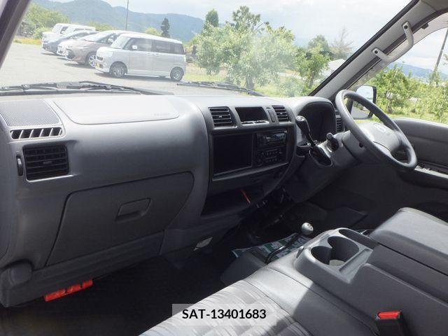 Mazda BONGO VAN 2017-12 375525-14