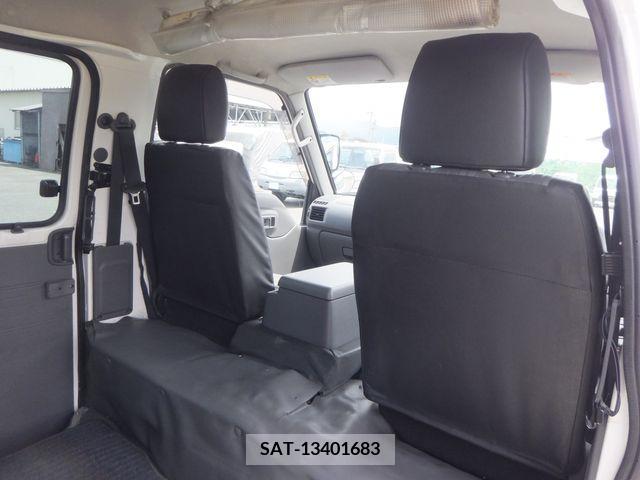 Mazda BONGO VAN 2017-12 375525-13