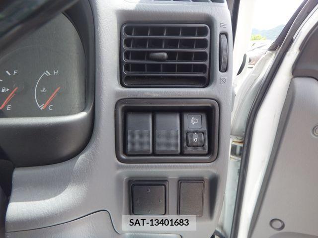Mazda BONGO VAN 2017-12 375525-24