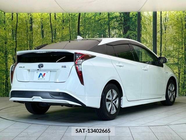 Toyota PRIUS 2017-10 239586-15