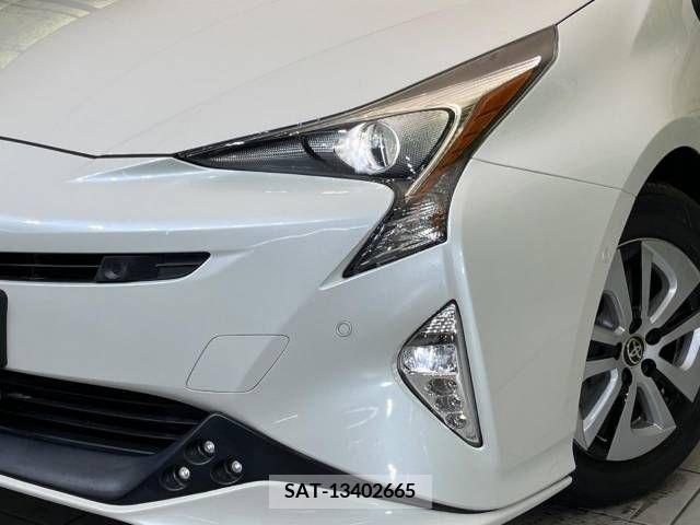 Toyota PRIUS 2017-10 239586-12