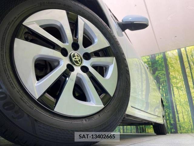 Toyota PRIUS 2017-10 239586-13