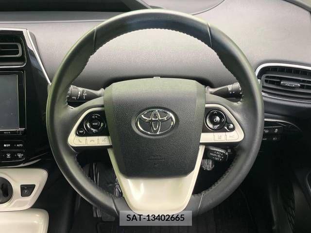 Toyota PRIUS 2017-10 239586-11