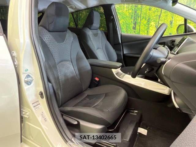 Toyota PRIUS 2017-10 239586-8
