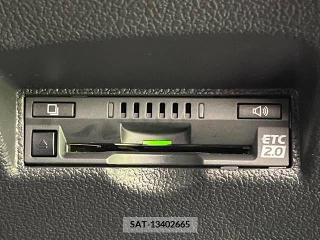 Toyota PRIUS 2017-10 239586-6