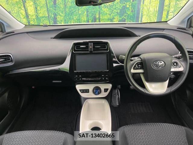 Toyota PRIUS 2017-10 239586-1