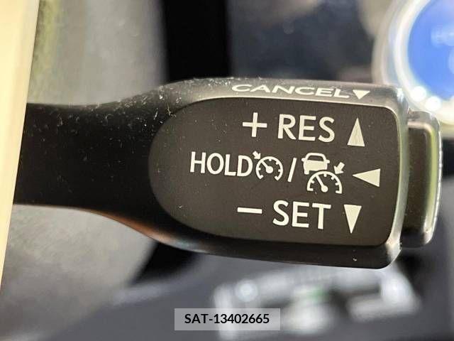 Toyota PRIUS 2017-10 239586-5