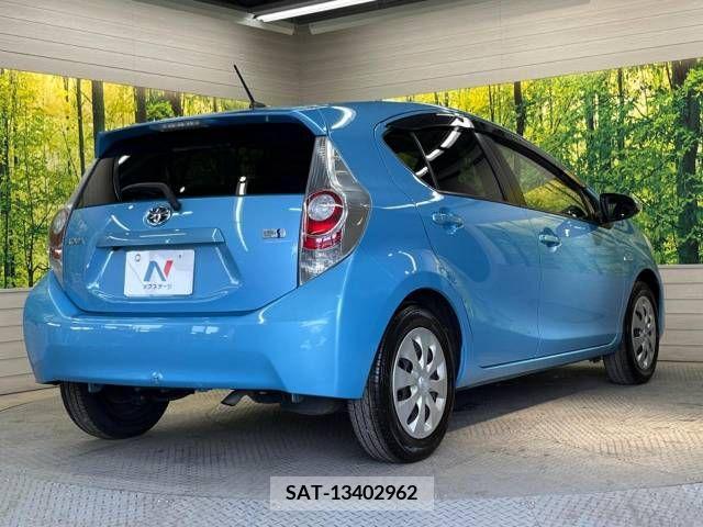 Toyota AQUA 2012-05 313951-17
