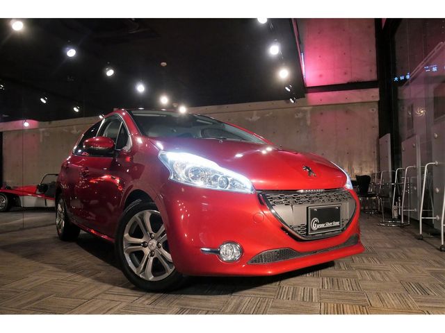 Peugeot 208 2013-02 13479-0