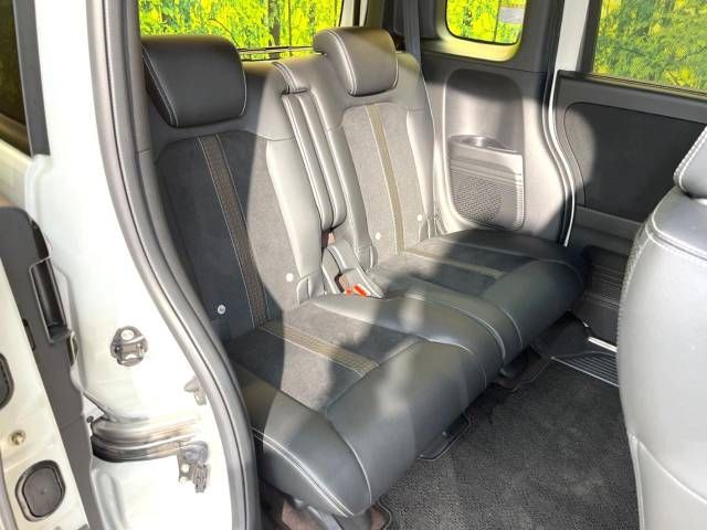 Honda N BOX CUSTOM 2017-09 181976-9