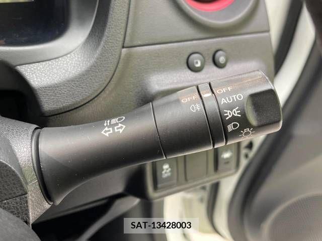 Nissan NOTE 2017-06 213383-6