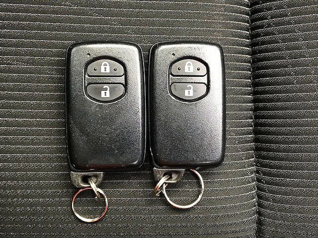 Toyota AQUA 2016-09 27618-23