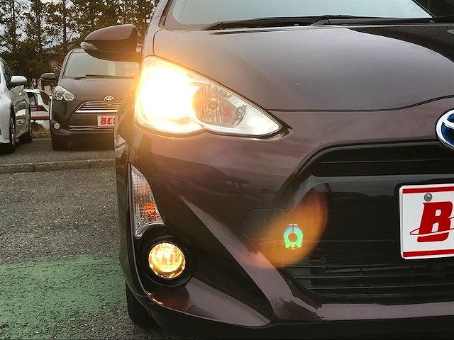 Toyota AQUA 2016-09 27618-25