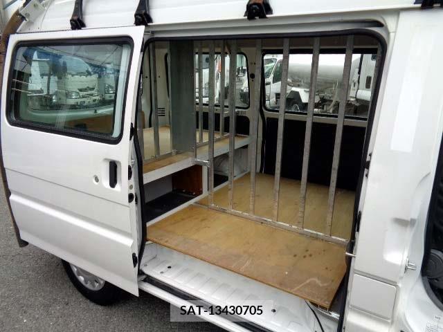 Mazda BONGO VAN 2019-03 234486-7