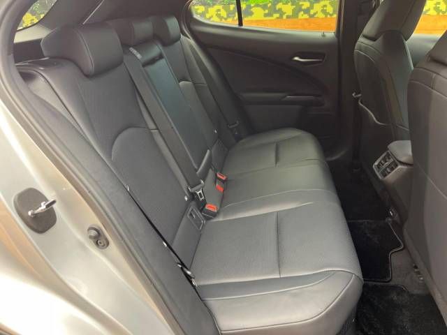 Lexus UX 2019-07 23077-9