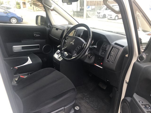 Mitsubishi DELICA D5 2013-03 21868-1