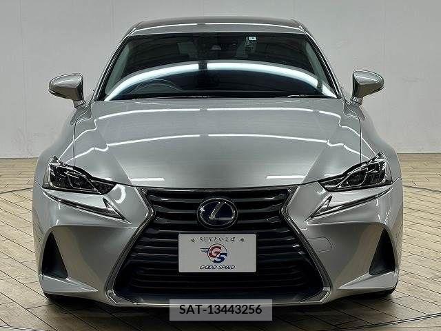 Lexus IS 2017-08 353986-16