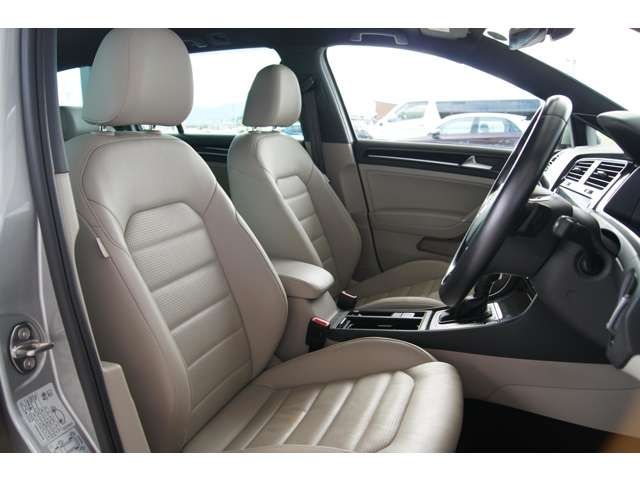 VolksWagen GOLF VARIANT 2020-03 10956-23