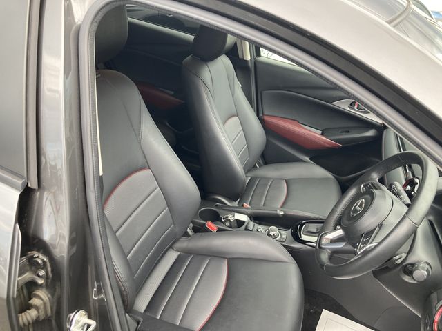 Mazda CX-3 2018-03 11636-14