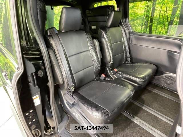 Toyota VOXY 2020-04 289010-8