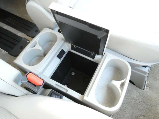 Mitsubishi DELICA D5 2016-08 28035-16