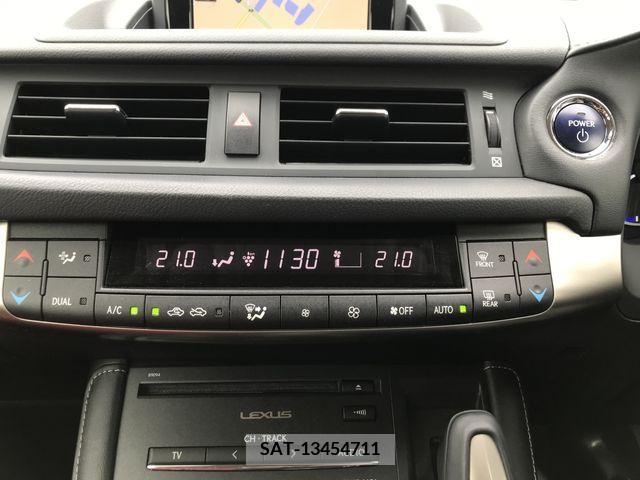 Lexus CT 2015-08 232416-15