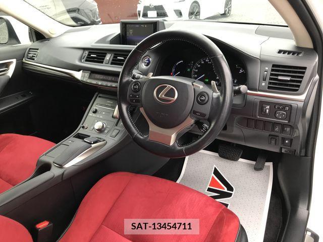 Lexus CT 2015-08 232416-9