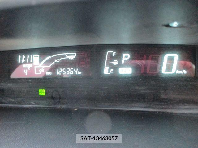 Toyota AQUA 2017-01 215674-15