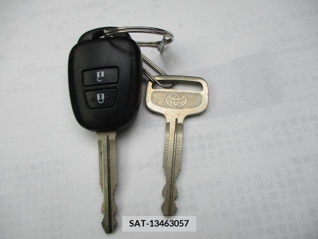 Toyota AQUA 2017-01 215674-23