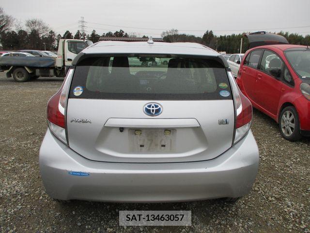 Toyota AQUA 2017-01 215674-4