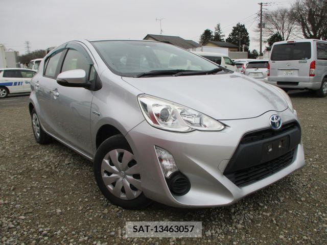 Toyota AQUA 2017-01 215674-0