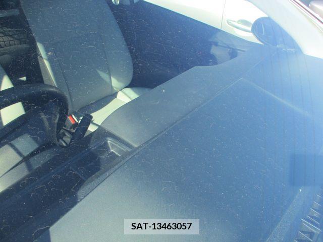 Toyota AQUA 2017-01 215674-24