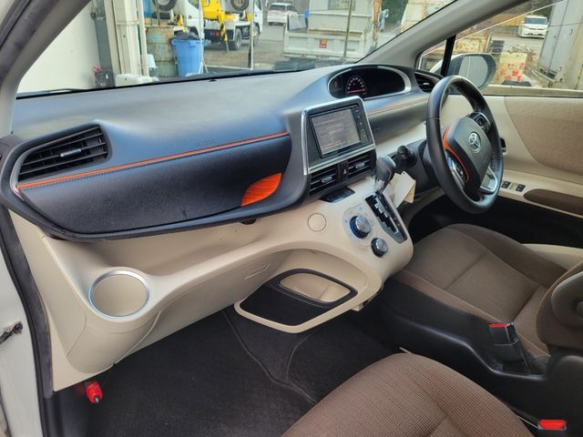 Toyota SIENTA 2015-10 183771-26