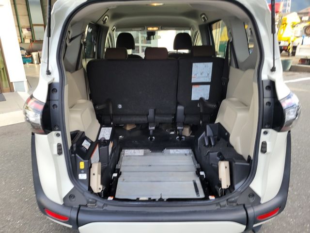 Toyota SIENTA 2015-10 183771-12