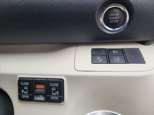 Toyota SIENTA 2015-10 183771-18