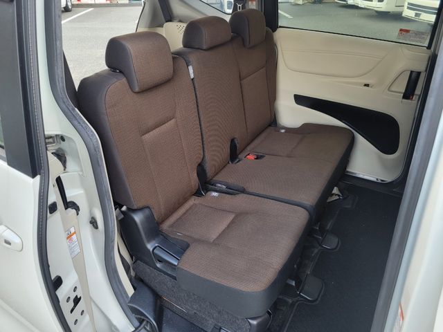 Toyota SIENTA 2015-10 183771-27