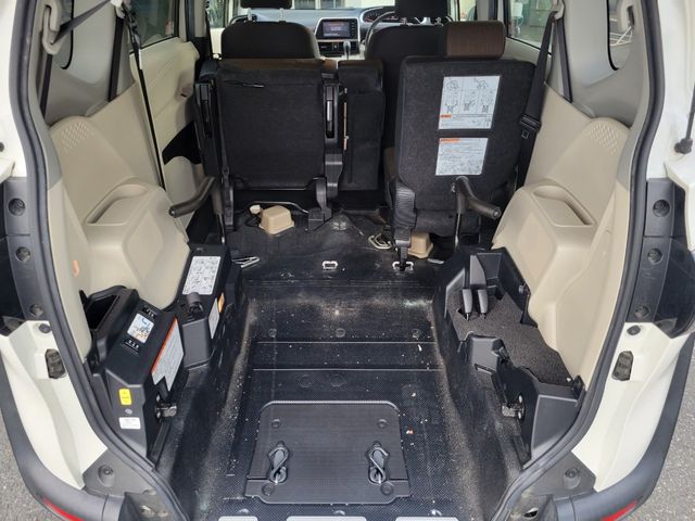 Toyota SIENTA 2015-10 183771-7