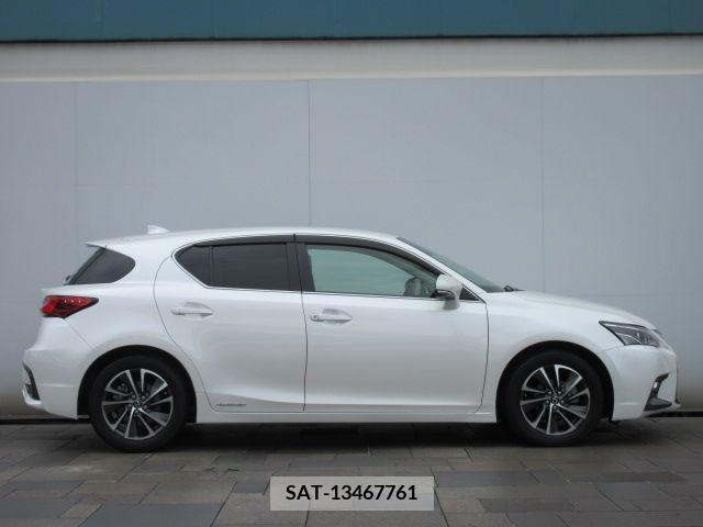 Lexus CT 2019-07 322684-4
