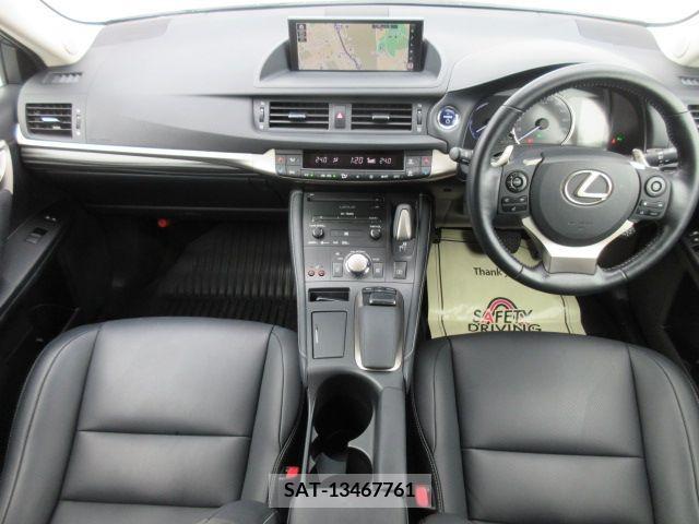 Lexus CT 2019-07 322684-1