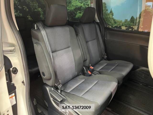 Toyota VOXY 2015-04 336011-11
