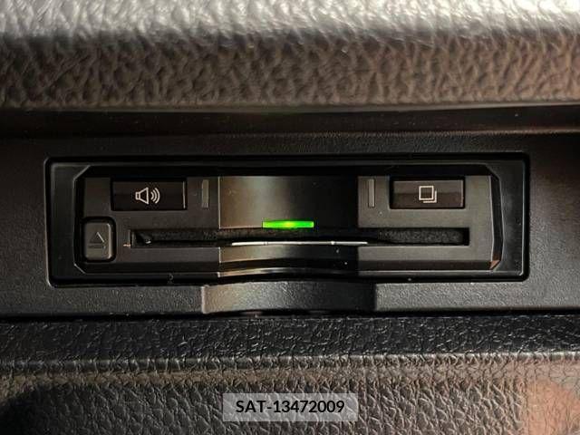 Toyota VOXY 2015-04 336011-8