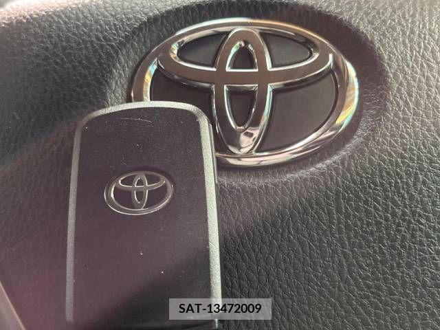 Toyota VOXY 2015-04 336011-7