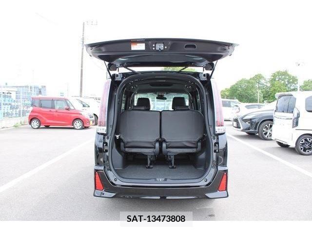 Toyota NOAH 2017-08 279453-17