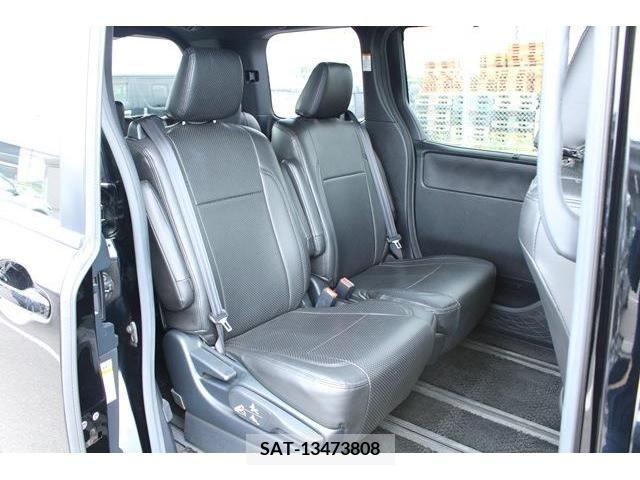 Toyota NOAH 2017-08 279453-13