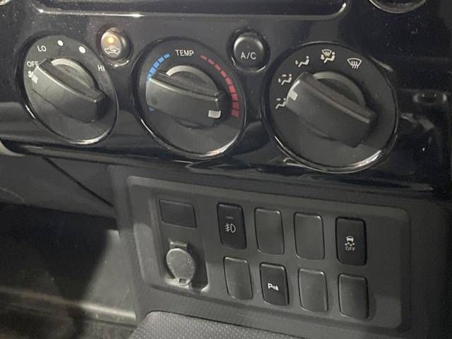 Toyota FJ CRUISER 2011-07 28355-7