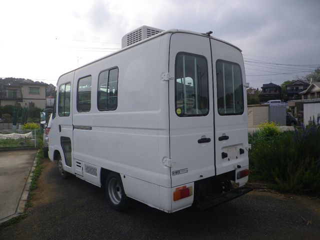 Toyota QUICK DELIVERY 2000-06 1072-1