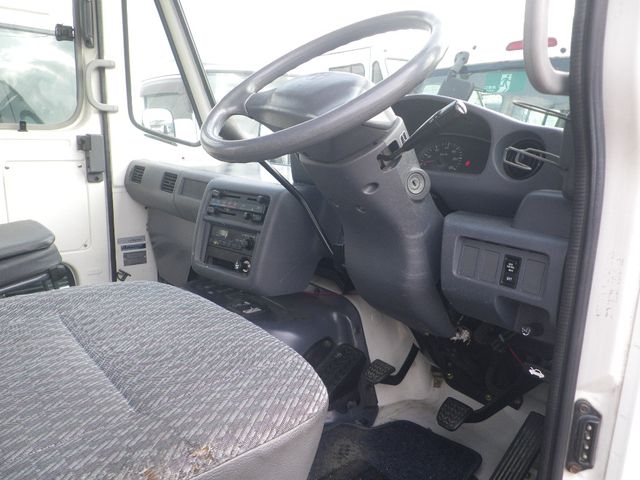 Toyota QUICK DELIVERY 2000-06 1072-2
