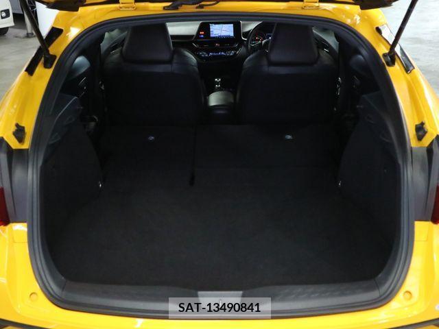 Toyota C-HR 2017-02 357827-13