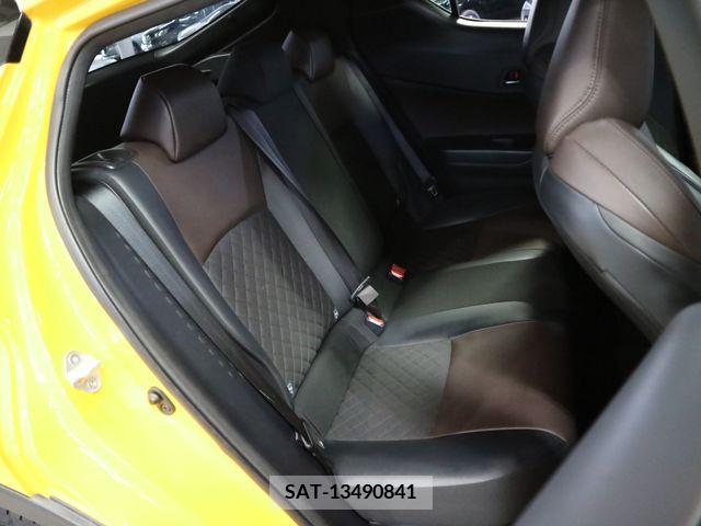 Toyota C-HR 2017-02 357827-12