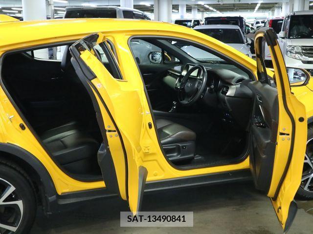 Toyota C-HR 2017-02 357827-10